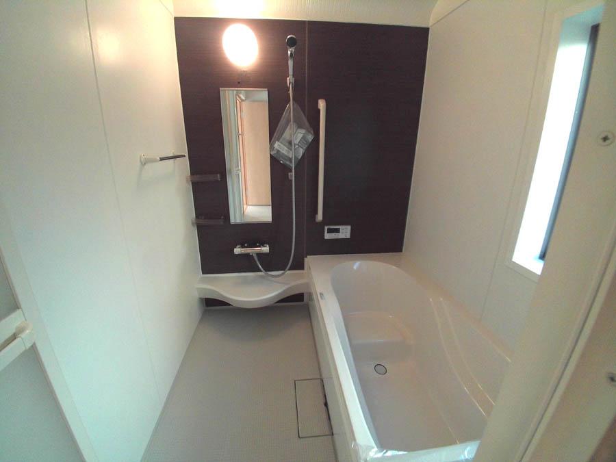 Bathroom. Was building completed. Such as the actual image from per yang, We have to wait all the time so you can see directly. 