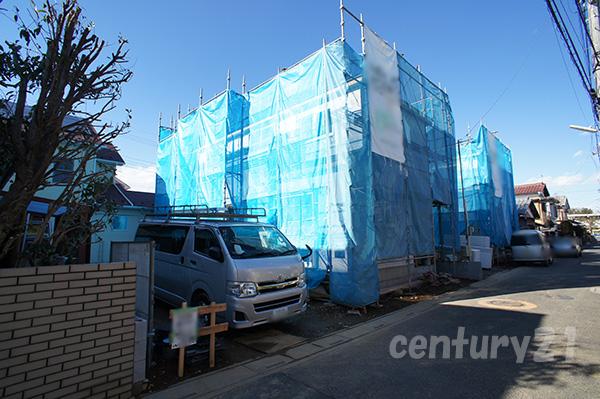 Local photos, including front road. Local (12 May 2013) Shooting