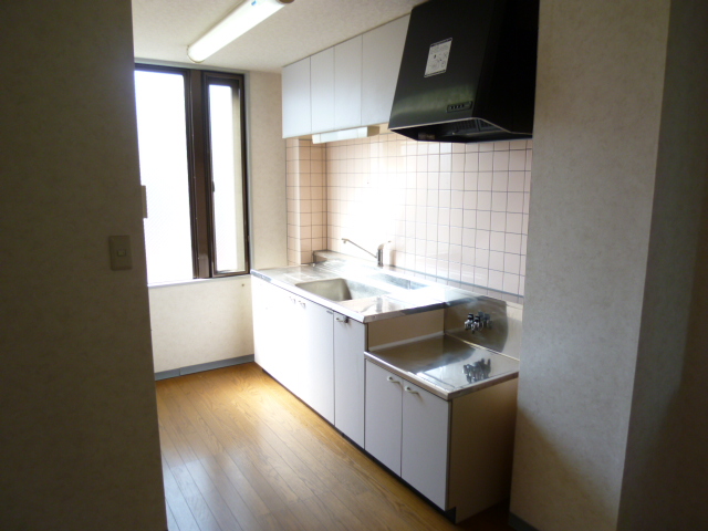 Kitchen. It is ventilation if easy there is also a window to the kitchen side!