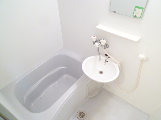 Bath. Wash basin, Mirror is also there and is very convenient!