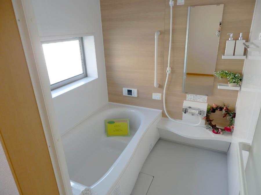 Bathroom. Was building completed. Such as the actual image from per yang, We have to wait all the time so you can see directly. 