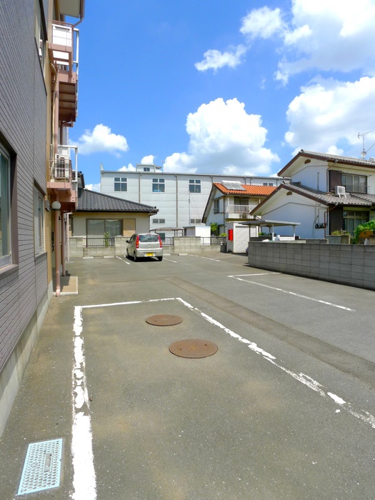 Parking lot. One Free