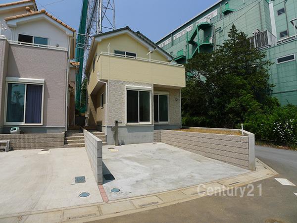 Local appearance photo. 1 Building