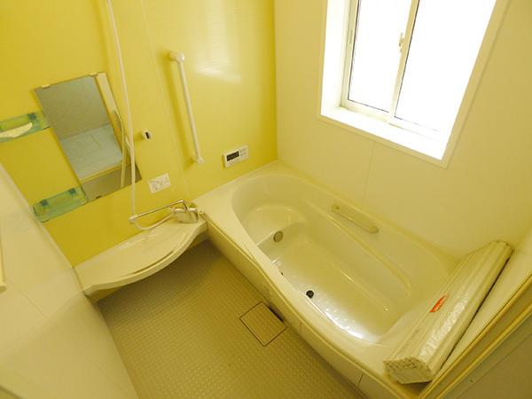 Bathroom. 1 Building