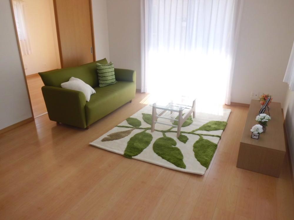 Same specifications photos (living). (A Building) same specification