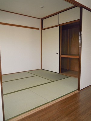 Living and room. Room 2