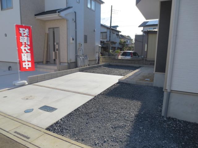 Parking lot. Local (11 May 2013) Shooting