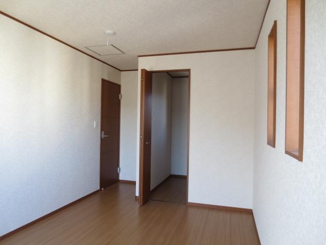 Non-living room. Indoor (11 May 2013) Shooting