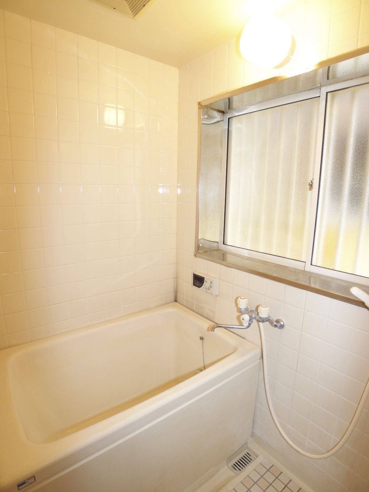 Bath. Reheating hot water supply