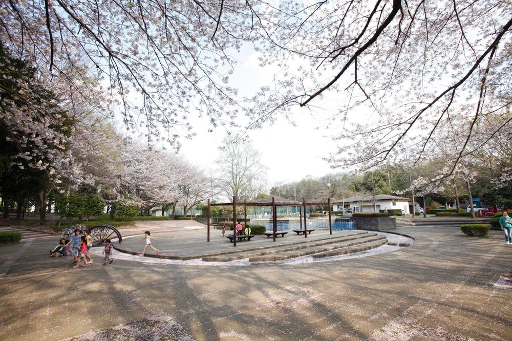 park. 930m until Kamitaira park