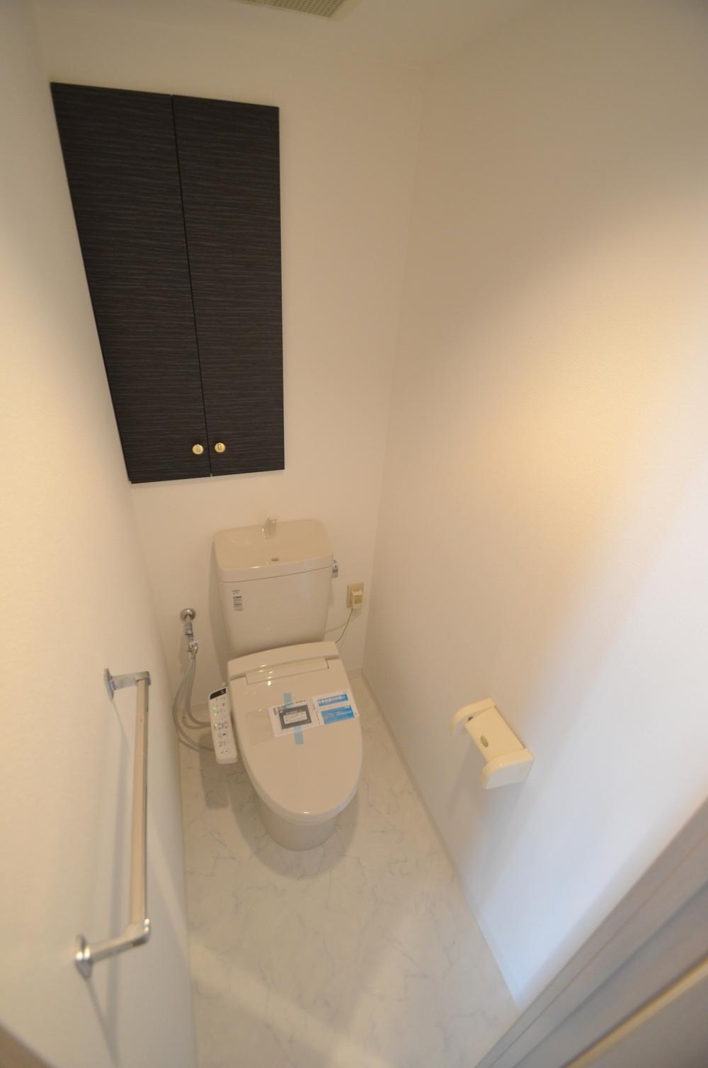 Toilet. Local (12 May 2013) Shooting
