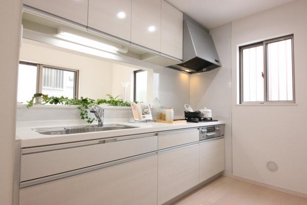 Same specifications photo (kitchen)