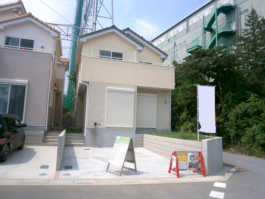 Local photos, including front road. Was building completed. Such as the actual image from per yang, We have to wait all the time so you can see directly.