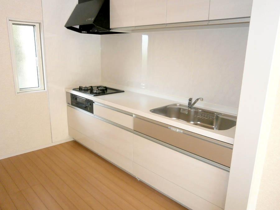 Kitchen. Was building completed. Such as the actual image from per yang, We have to wait all the time so you can see directly.
