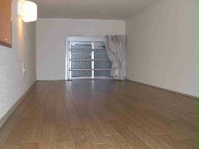 Receipt. Ventilation is also possible marked with a small window in the loft. 