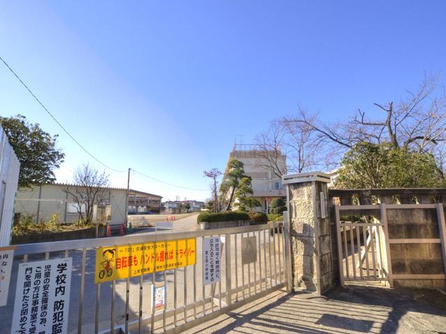 Primary school. Ageo Municipal Fujimi to elementary school 880m
