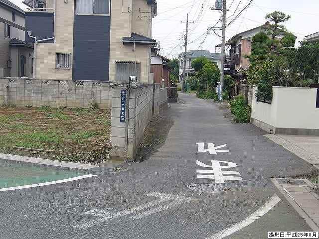 Local photos, including front road. Local (August 2013) Shooting