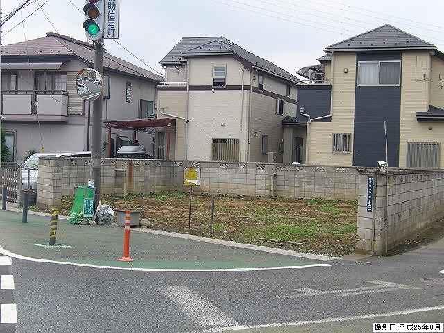 Local photos, including front road. Local (August 2013) Shooting