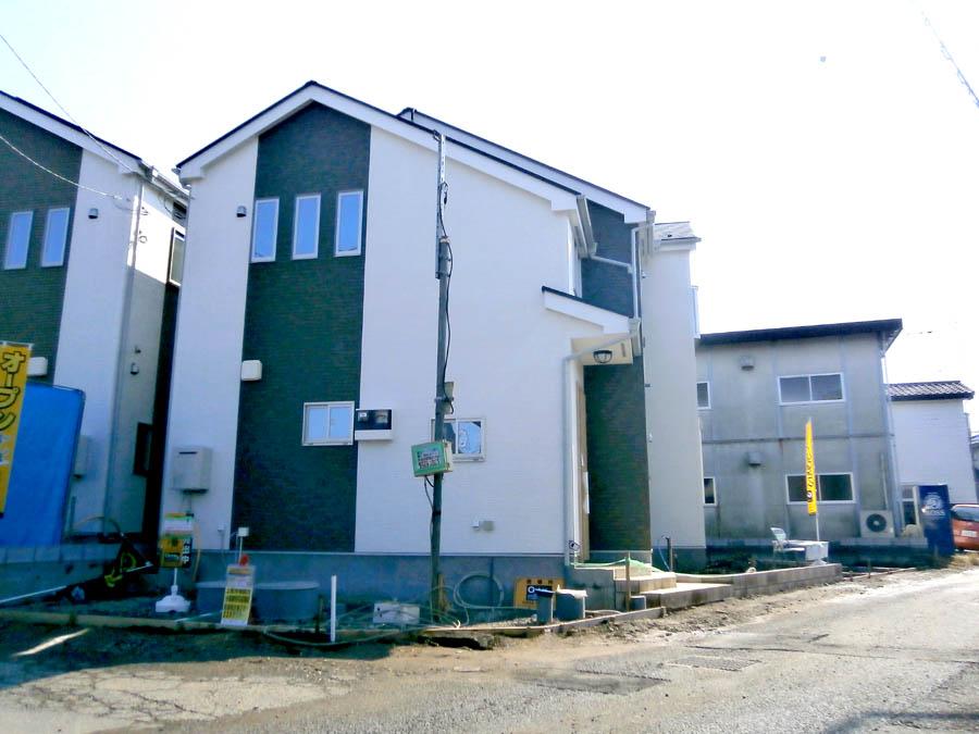 Local photos, including front road. Was building completed. Such as the actual image from per yang, We have to wait all the time so you can see directly.