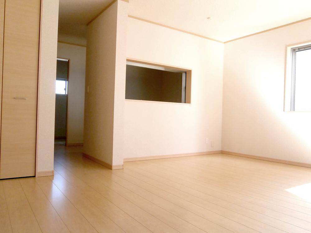 Living. Was building completed. Such as the actual image from per yang, We have to wait all the time so you can see directly.