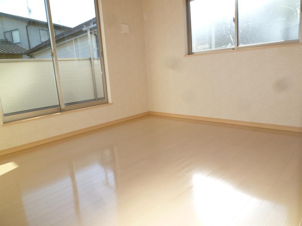 Non-living room. Bright living room