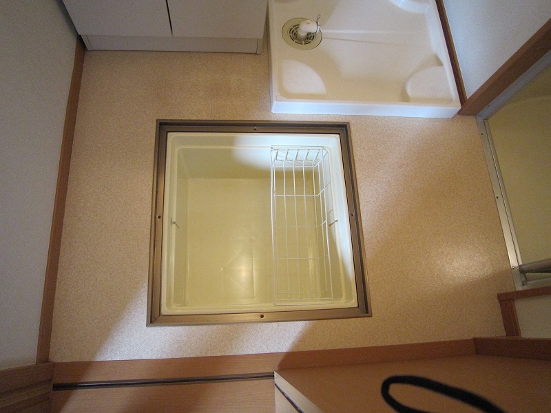 Receipt. Underfloor Storage