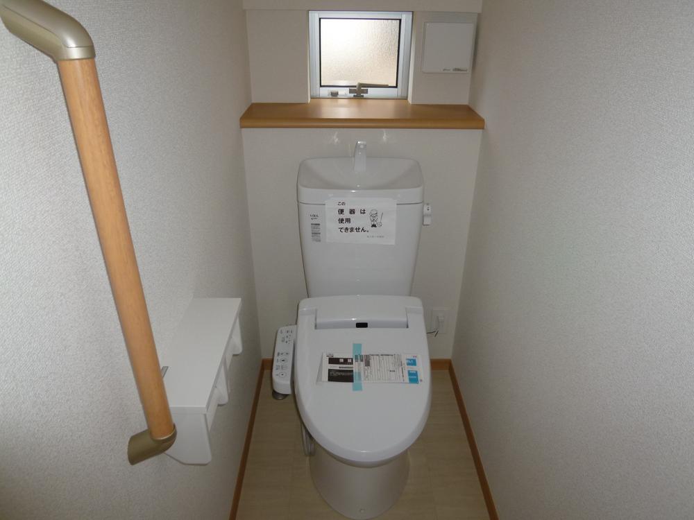 Toilet. Indoor (11 May 2013) Shooting