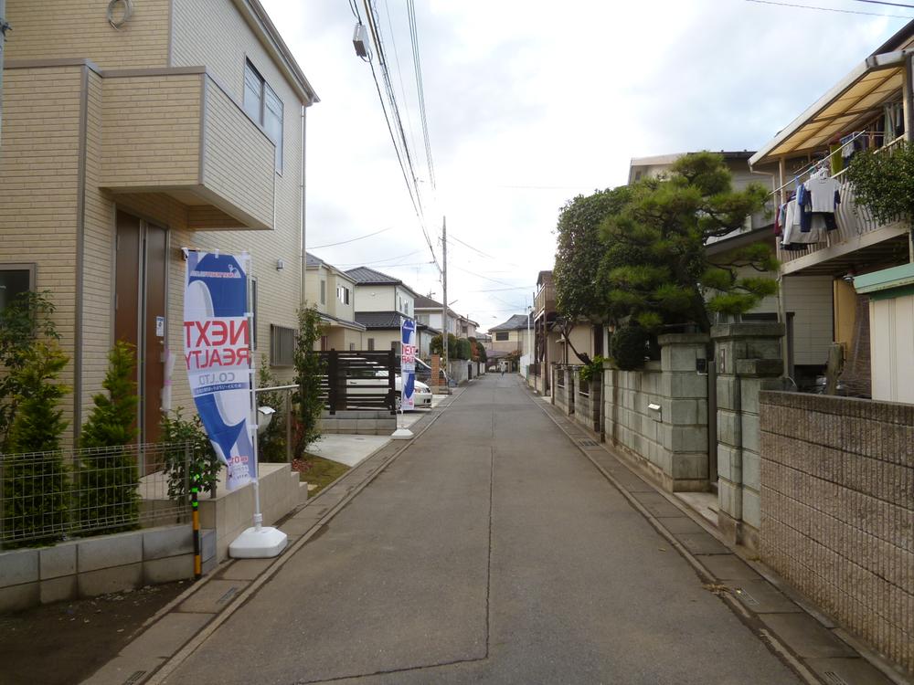 Local photos, including front road. Local (11 May 2013) Shooting