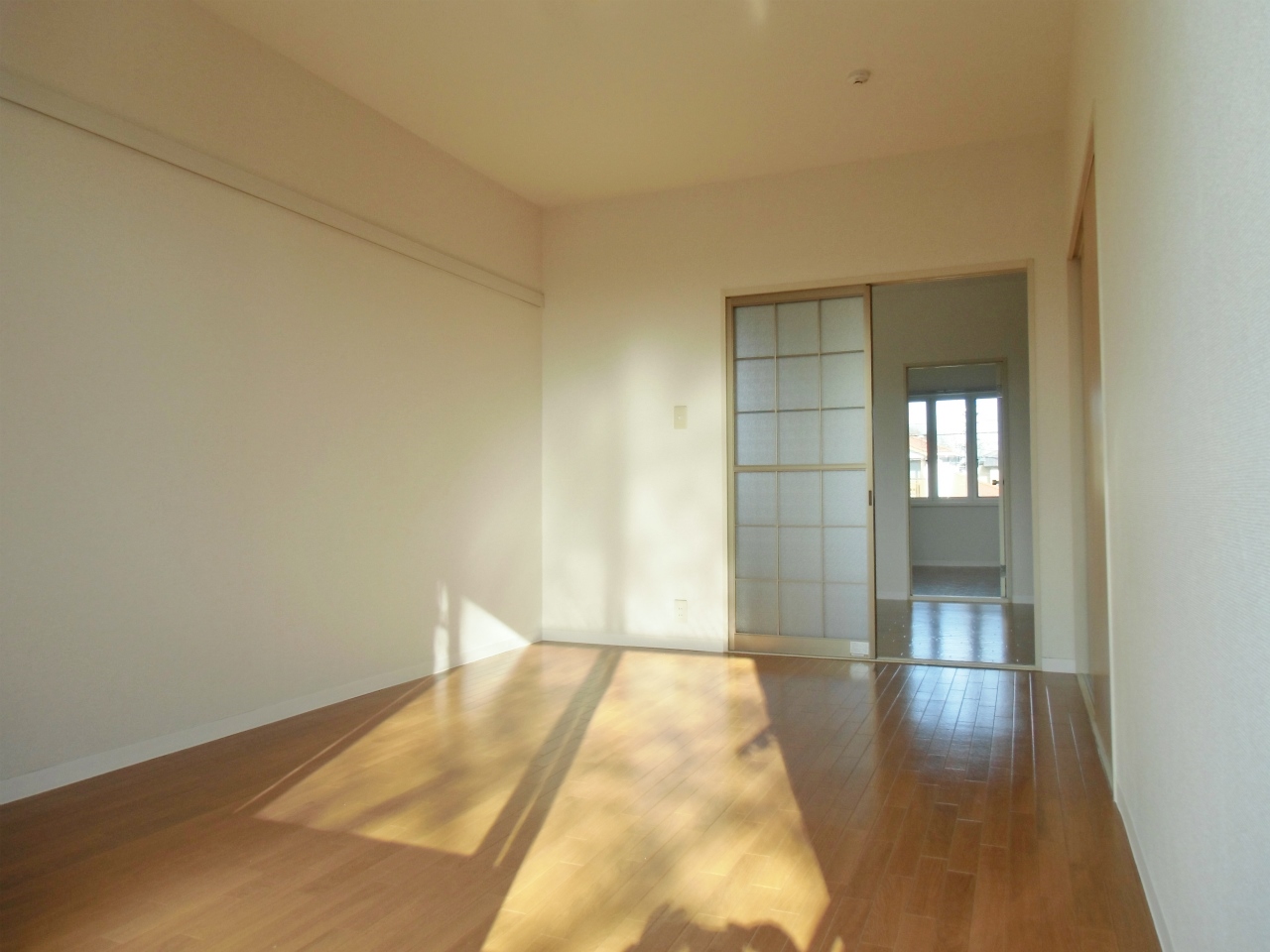 Living and room. Per day is a good Western-style