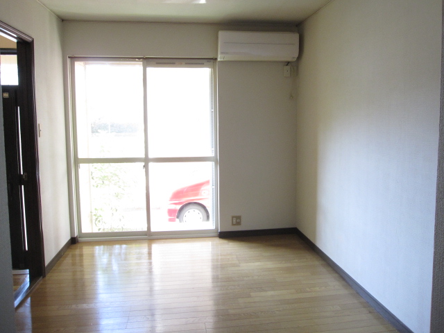 Living and room. Time from the comfort of a 10 Pledge living