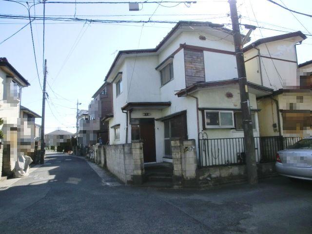 Local photos, including front road. Local (February 2013) Shooting