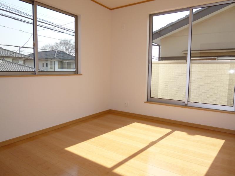 Same specifications photos (Other introspection)