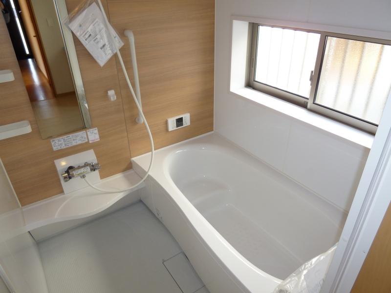 Same specifications photo (bathroom)