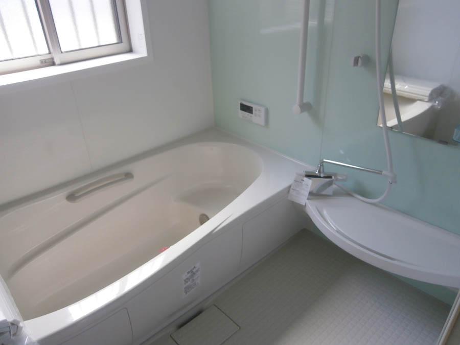 Bathroom. Was building completed. Such as the actual image from per yang, We have to wait all the time so you can see directly.