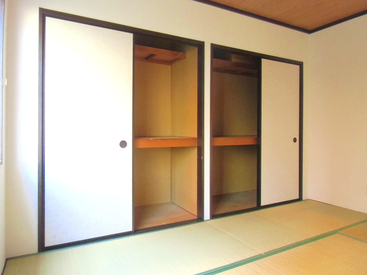 Receipt. Depth is a there there is a storage capacity storage