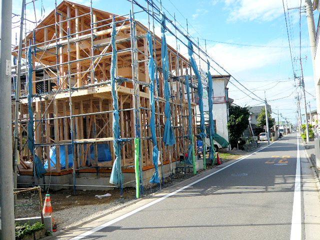 Local photos, including front road. 10 / 17 Shooting Was completion of framework