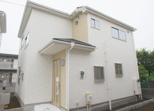 Local appearance photo. 4 Building