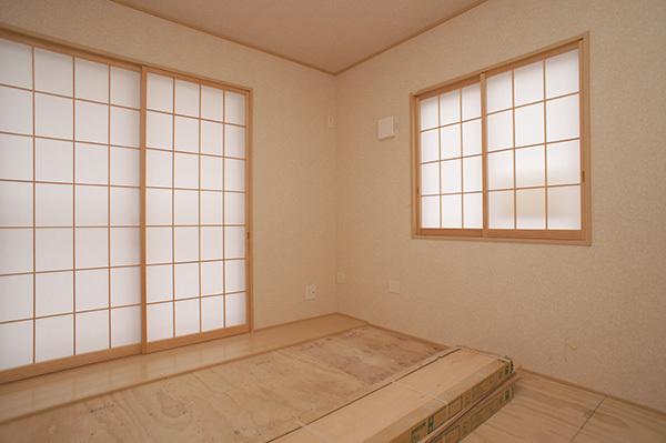 Non-living room. 1 Building