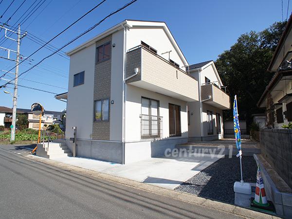 Local appearance photo. 1 Building