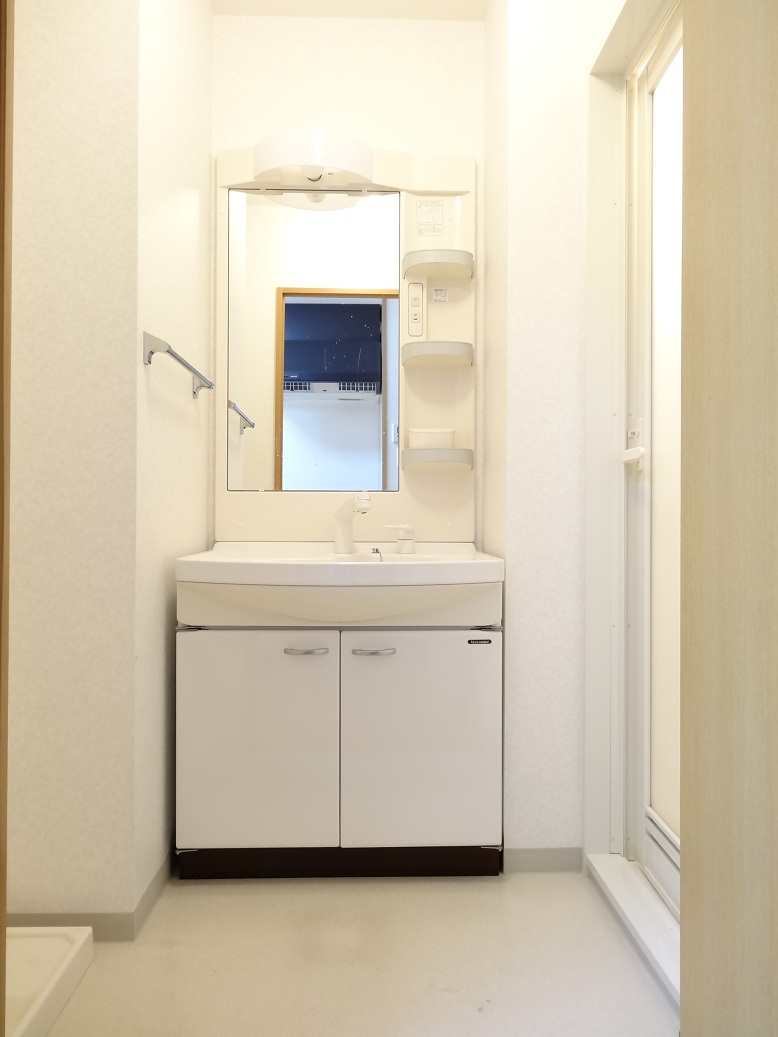 Washroom. Happy shampoo dresser in a busy morning