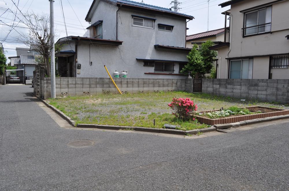 Local photos, including front road. Local (May 2013) Shooting