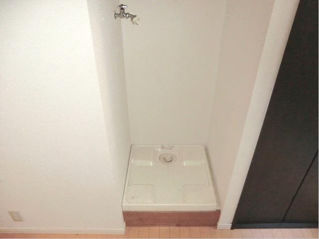 Other room space.  ☆ There yard indoor washing machine ☆