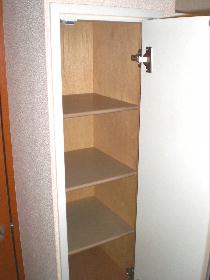 Entrance. Shoebox will be changed freely height.