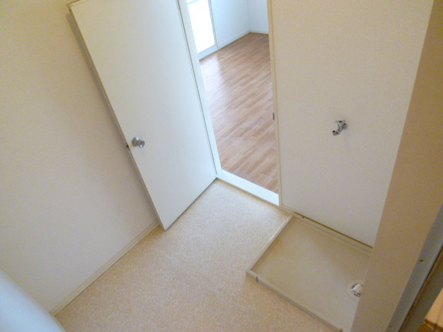 Other room space. Dressing room