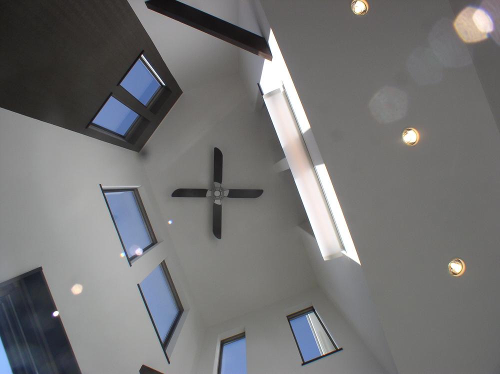 Same specifications photos (living). ■ 7 Building ・ Same specifications ・ Living atrium