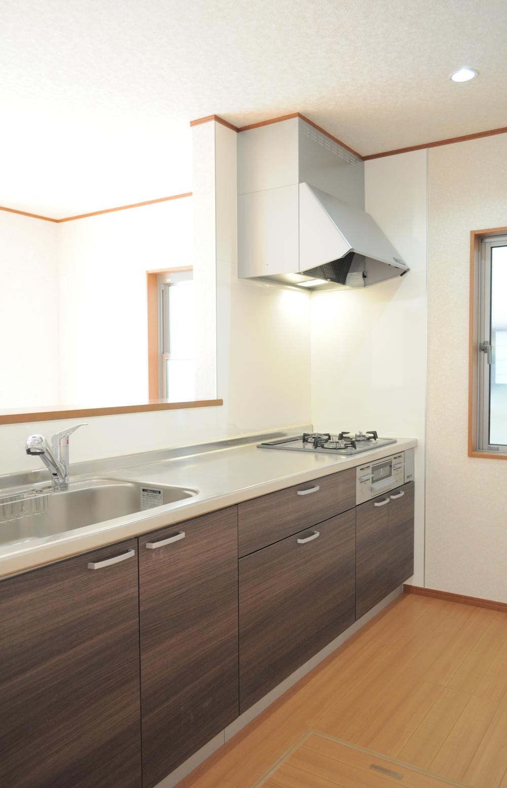 Kitchen. (1) Building (11 May 2013) Shooting