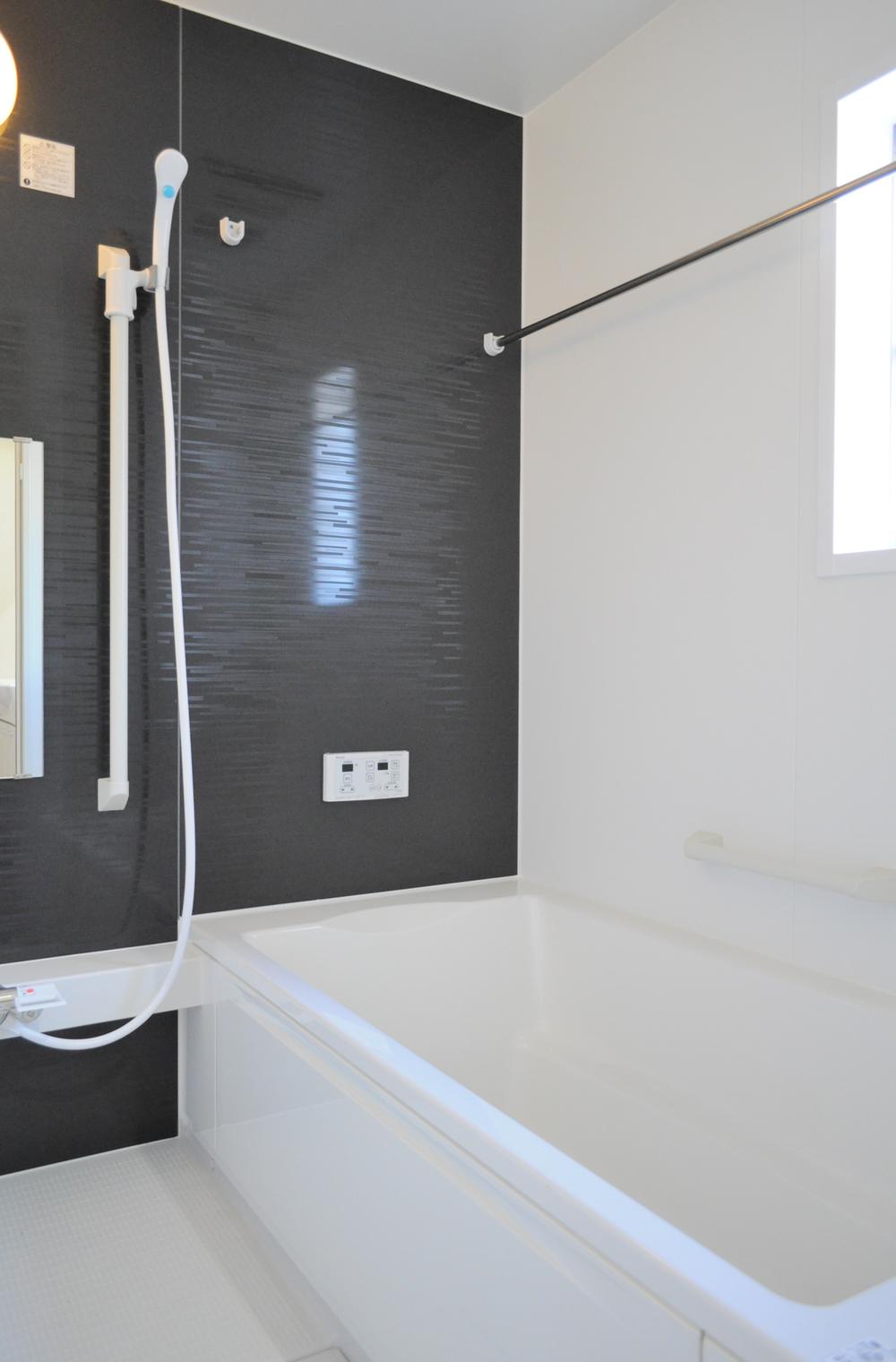 Bathroom. (1) Building (11 May 2013) Shooting