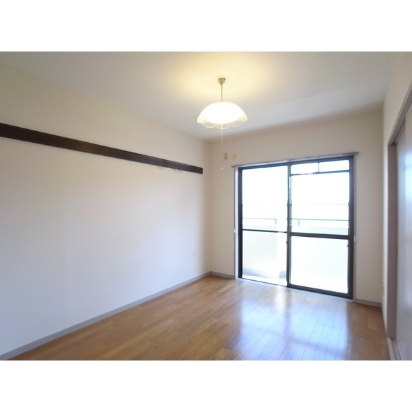 Other room space. Western-style 6 Pledge