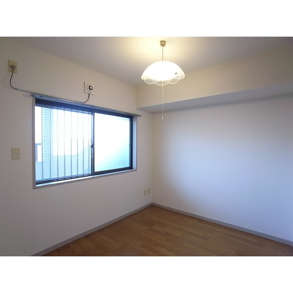 Other room space. Western-style 4.5 Pledge