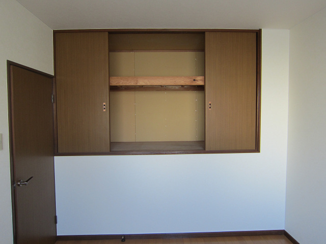 Receipt. The same floor plan another room reference photograph